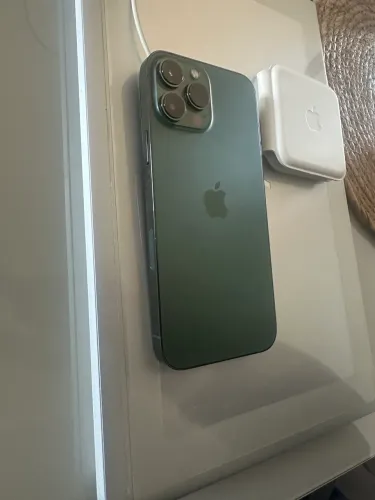 iPhone 13 Pro Max, 128gb. Bateria 87% nunca trocado nada.