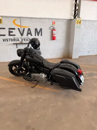 Vendo Harley Switchback 2012 com vários acessórios e customizações.