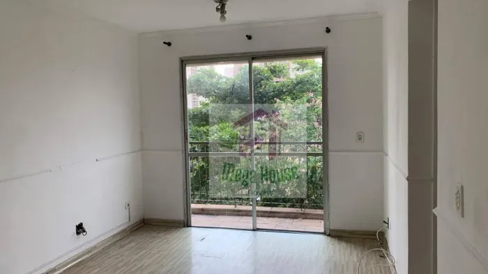 Apartamento com 2 dormitórios para alugar, 52 m² por R$ 2.600,39/mês - Jardim Patente - Sã