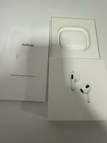 AirPods 3 geração original (Leia)