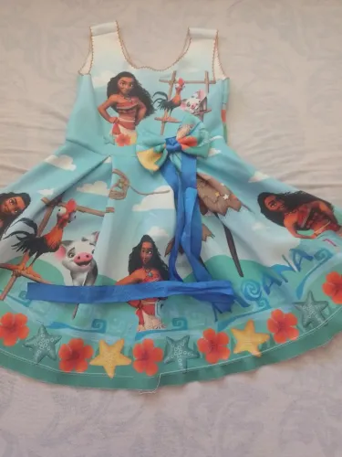 Vestido Temático 2 a 4 anos. . R$: 25 reais cada