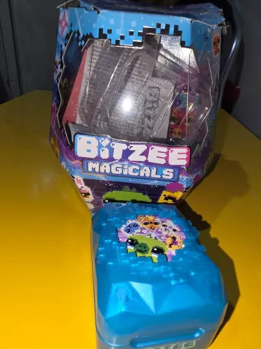 Brinquedo vendo novíssimo só foi aberto- seu amigo virtual