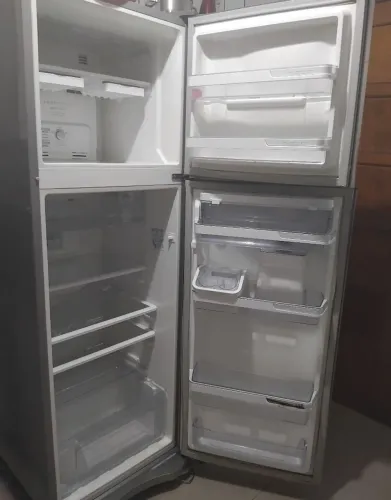 Geladeira Inox electrolux-com defeito ver descrição