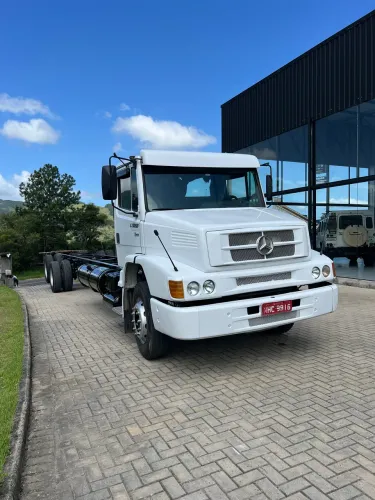 Mercedes Benz L-1620 3 eixos 2010