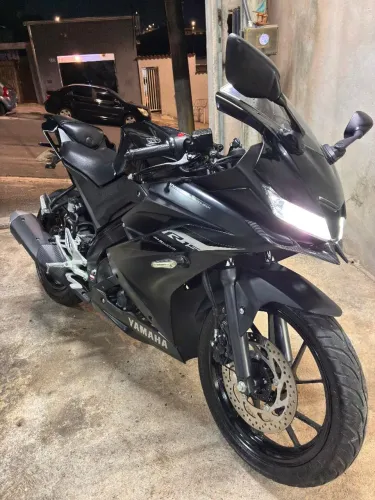Yamaha R-15