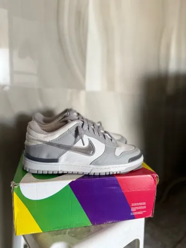 Tenis Dunk Low Twist