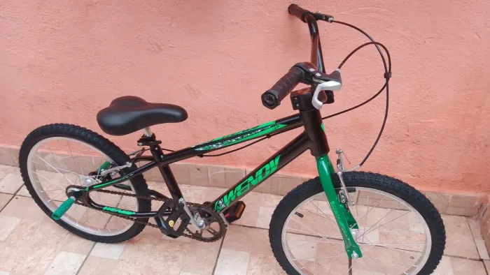 Bicicleta aro 20 Cross Wendy semi nova