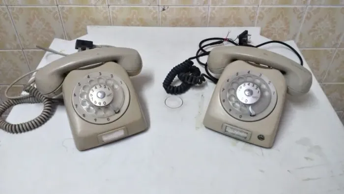 Telefone Erikson antigo - R$ 100,00 por peça