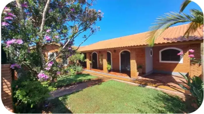 CASA 2 QUARTOS c/ Churrasqueira - CENTRO de BROTAS - R$990.000,00