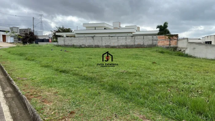 Terreno c/ área de 869,86m² no Condomínio Colonial Village II em Pindamonhangaba