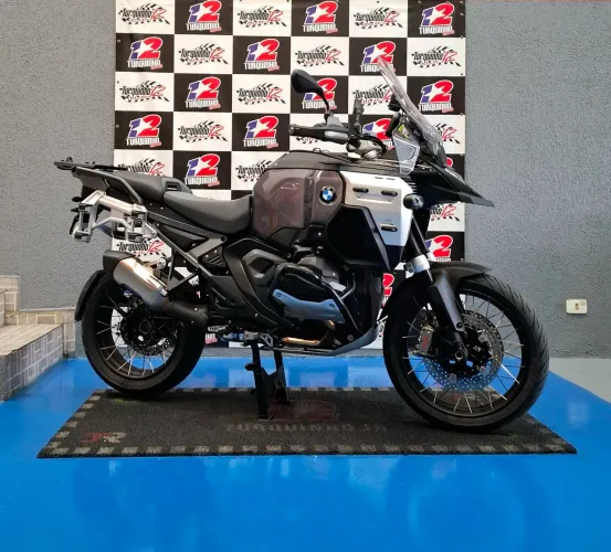 BMW  R1.300 Adventure triplo black Asa 4.900 km Único dono 