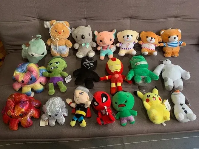 20 Pelúcias Lindas, Novas: Hulk, Ursinhos , Olaf, Polvo do Humor, Super Heróis etc
