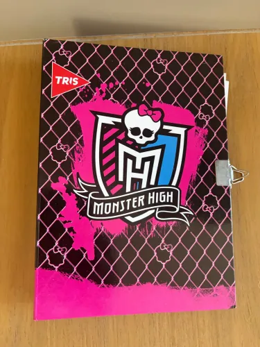 Diário Secreto Monster High, nunca usado. O cadeado não funciona.