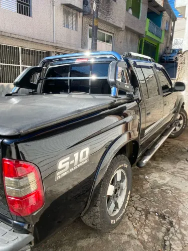Chevrolet S10 Pick-up Exec. 2.8 4X2 CD TB Int.dies 2011