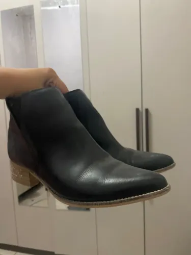 Bota Wishin preta cano curto