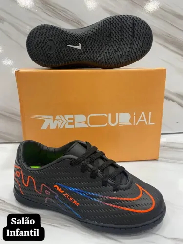 Chuteira de futsal infantil