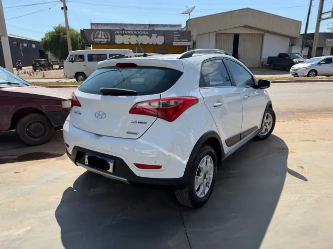 Hyundai HB20X Premium 1.6 Flex 16V Aut. 2015