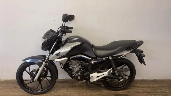 Honda cg Titan cinza 2022 km 28.355