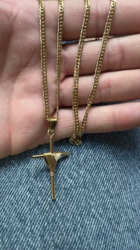 Vendo cordão de prata banhado a ouro 18 k novo zero