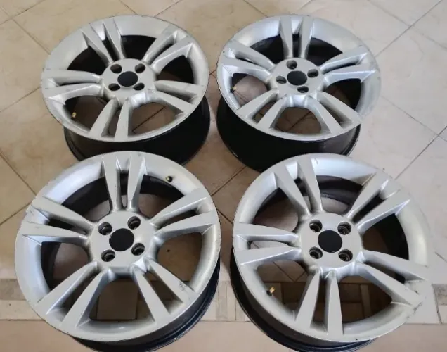 Jogo de rodas Aro 17 4x100 Fiat Bravo Punto Ótimo Barato