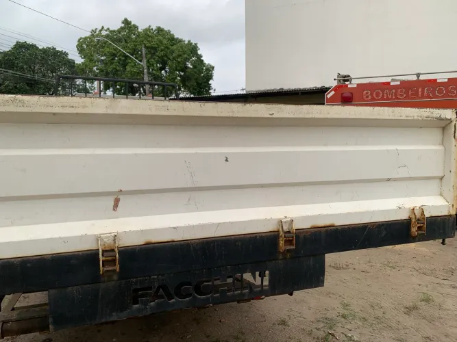 Carroceria de ferro de 3/4