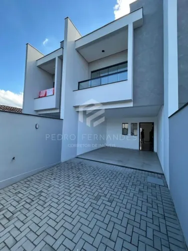 Sobrado Geminado para Venda em Joinville, Costa e Silva, 3 dormitórios, 1 suíte, 2 banheir