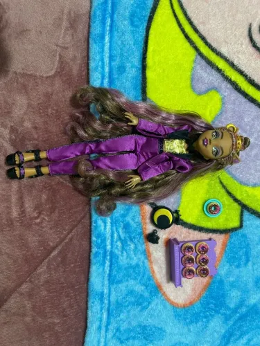Clawdeen Wolf (Monster ball)