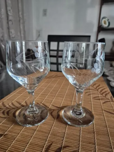 Kit 2 taças antigas para vinho