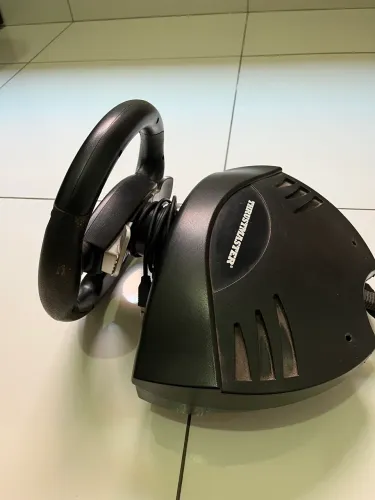 Volante Ferrari Thrustmaster