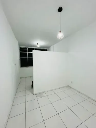 Imóvel para aluguel possui 25 metros quadrados com 1 quarto em Centro - Rio de Janeiro - R