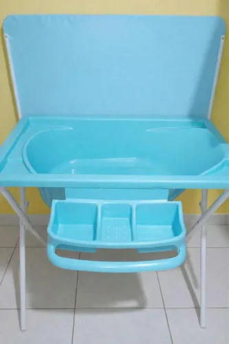 Banheira com Suporte, 29 Litros - Styll Baby azul clara menos da metade do preço 