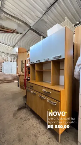 Pequeno Armário de Cozinha