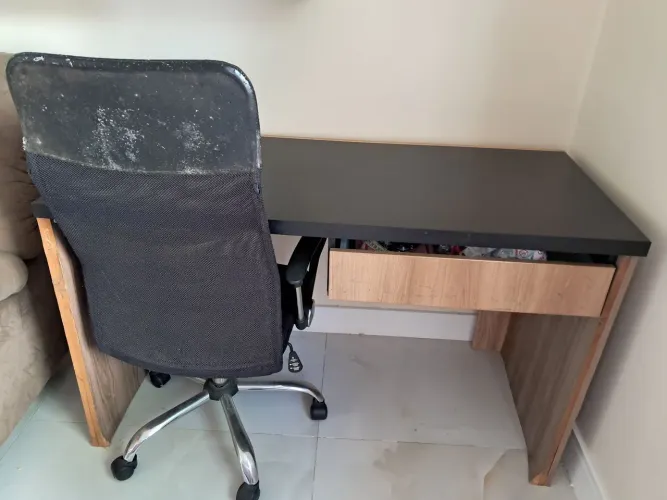 Mesa e cadeira 150 reias
