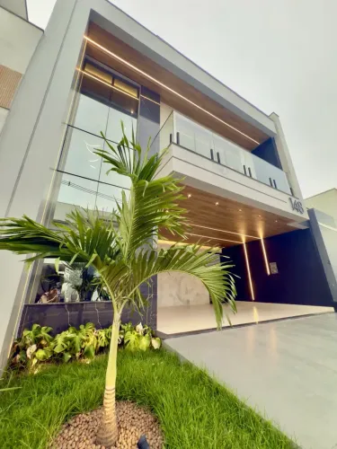 CONDOMÍNIO ARBRE - Casa duplex com Piscina, 4/4 sendo 3 suítes, master com closet.