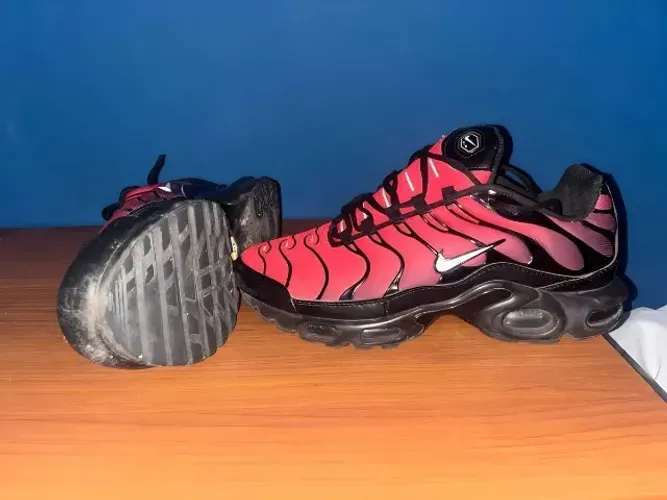 tênis nike air max plus tn vermelho 41