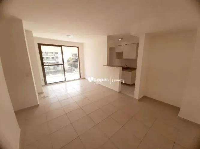 Apartamento 02 quartos, sala, varanda, área de serviço, 01 vaga, lazer completo, aceita pe