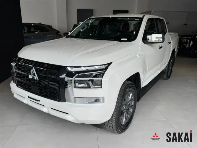 Mitsubishi TRITON HPE 2.4 CD 4X4 TB Diesel Aut. 2027