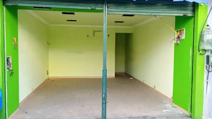 Centro comercial para aluguel tem 30 metros quadrados em Centro - Duque de Caxias - RJ