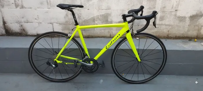 Speed  Tam 53 grupo tiagra,rodas Mavic, obs: guidom ,canote e mesinha ritchey pedal 105