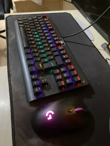 Teclado Mecânico Redragon Dark Avenger + Mouse Gamer Logitech G703 Lightspeed Hero