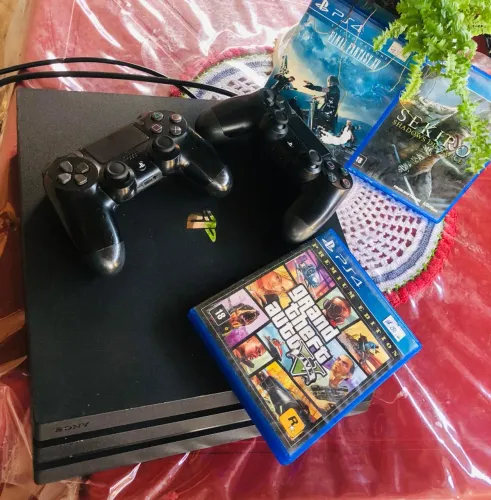 Ps4 pro (1500) pra vender logo