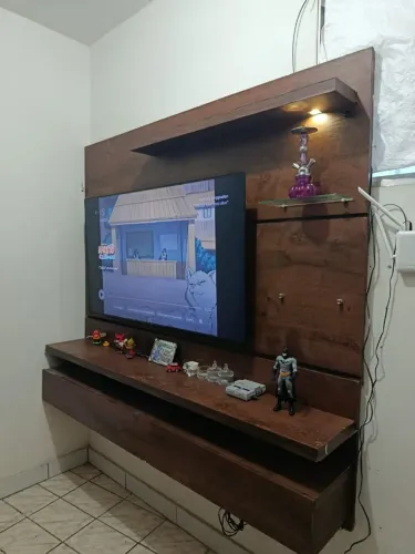 Painel grande para TV, com lad (2 formas de uso)