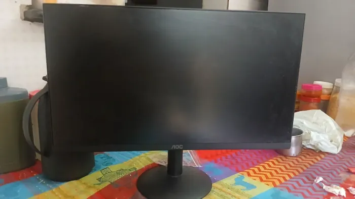 Monitor AOC com defeito na tela