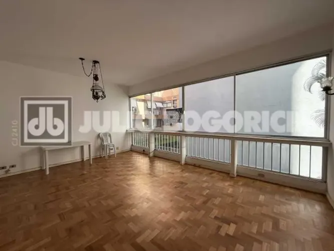 Apartamento : / Residencial / Lagoa