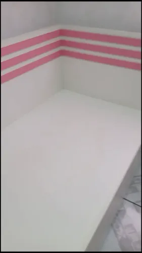 Cama de solteiro c/ duas gavetas