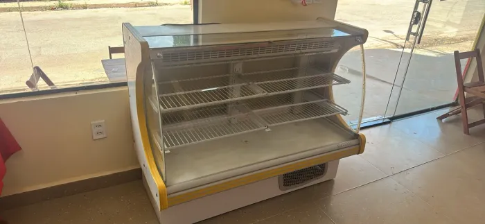 VENDO VITRINE REFRIGERADA