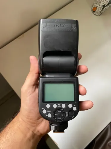 Flash Godox V860 III C para Canon