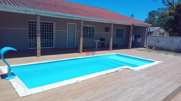Duas casas no mesmo terreno com piscina e área gourmet, a 700m da Praia de Guaratuba R 4