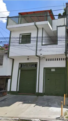 VENDO CASA PROXIMO DO CENTRO DE CARAPICUIBA- ESTUDO PERMULTA POR APARTAMENTO NA PRAIA