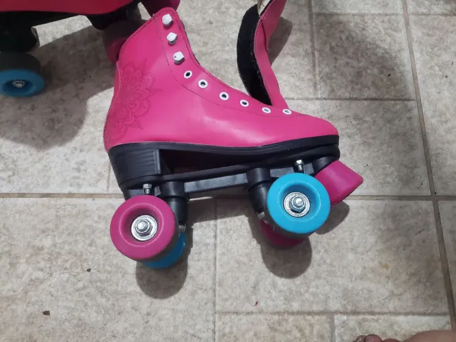 Patins usado tamanho 33/34